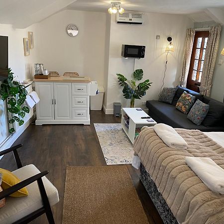 Отель Poole Park House Экстерьер фото