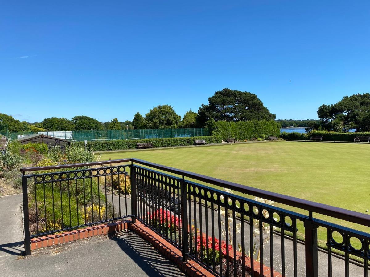 Отель Poole Park House Экстерьер фото