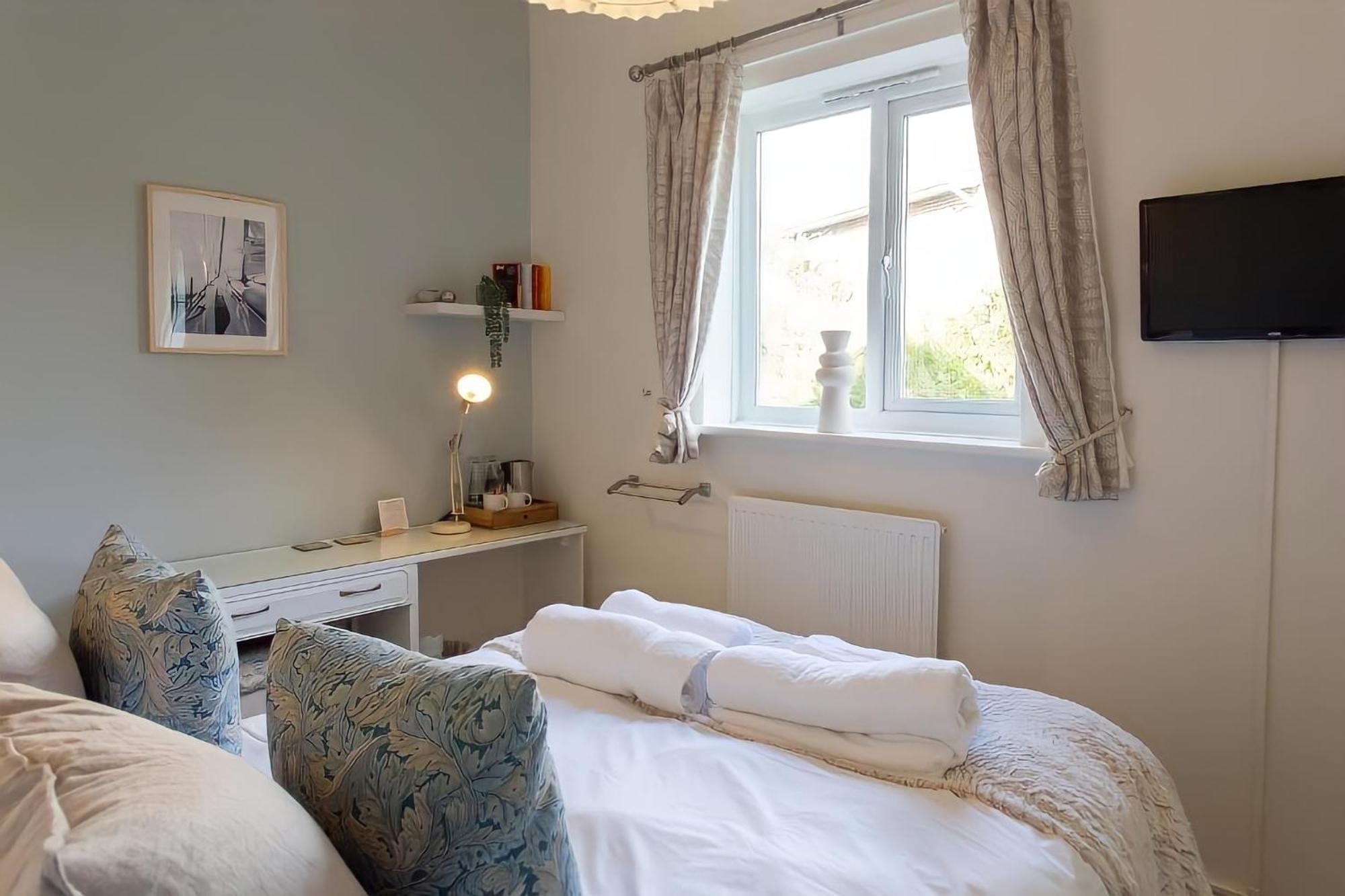 Отель Poole Park House Экстерьер фото