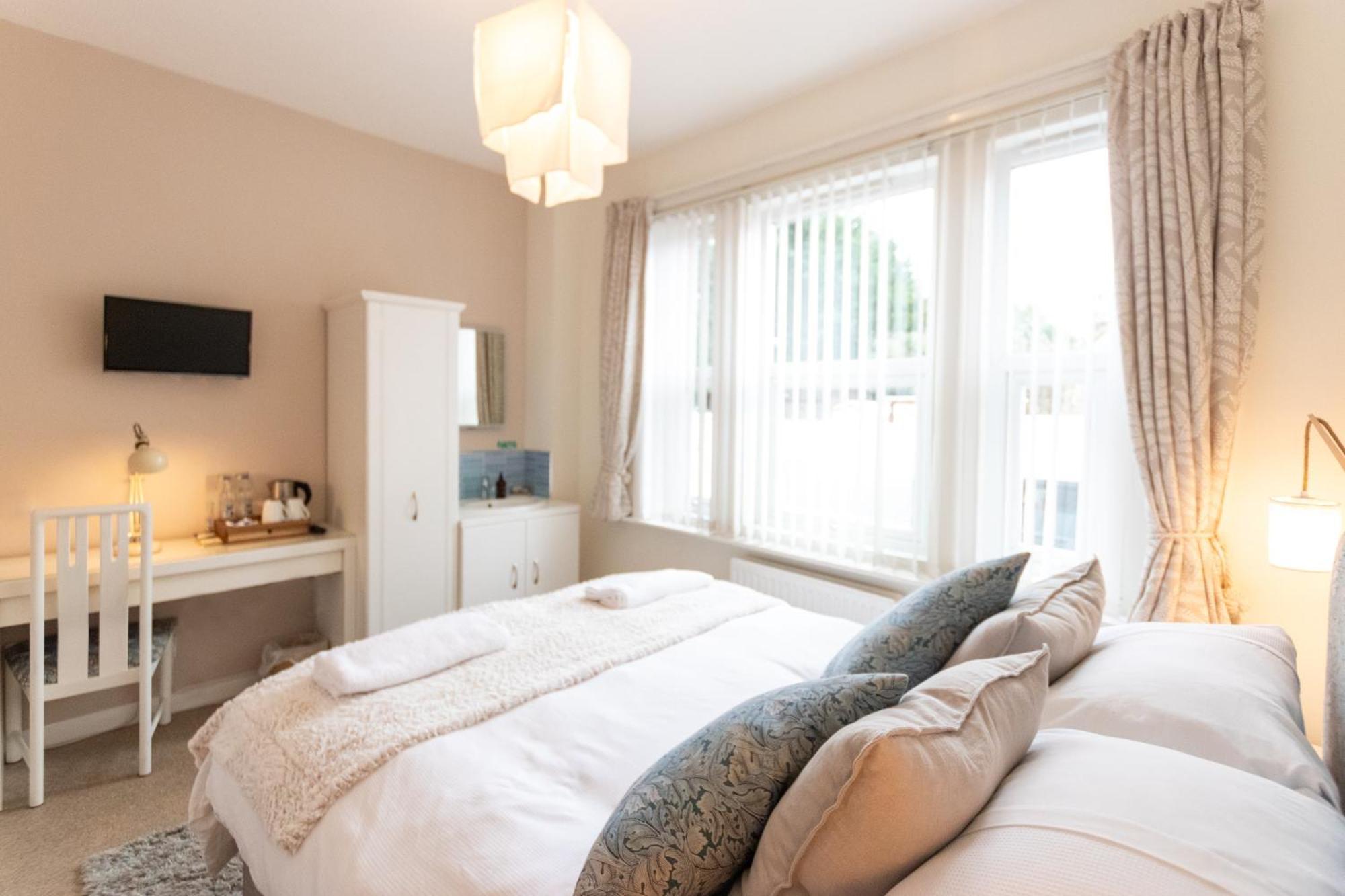 Отель Poole Park House Экстерьер фото