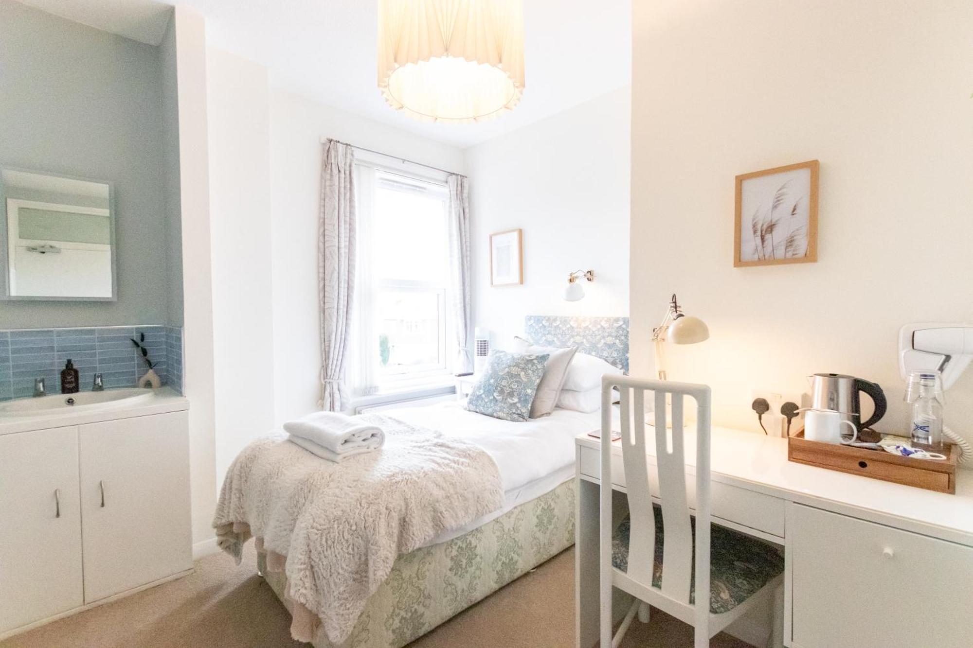 Отель Poole Park House Экстерьер фото